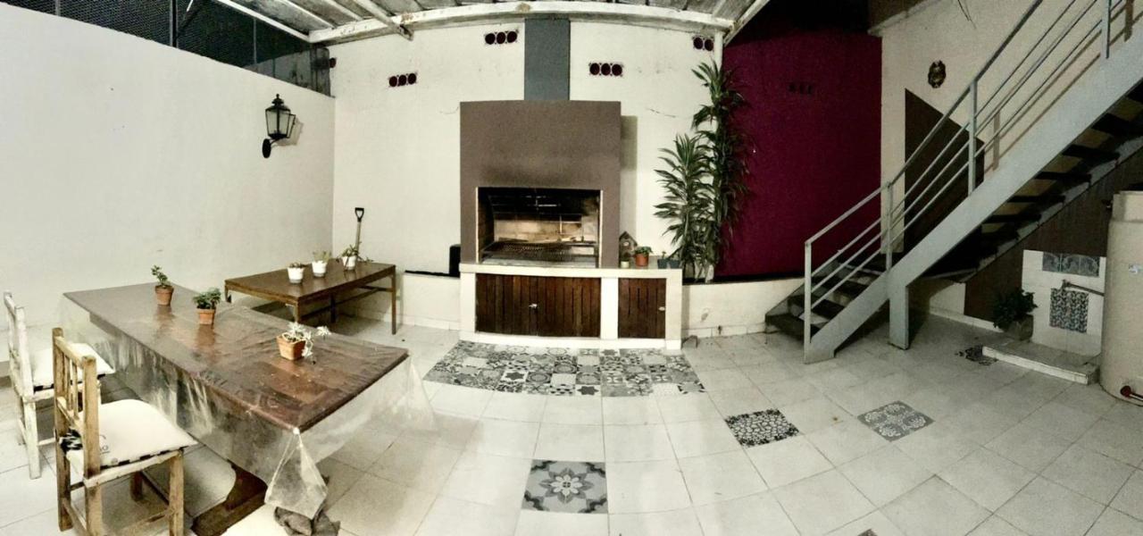 Casa Alvarado Hostel Сальта Екстер'єр фото