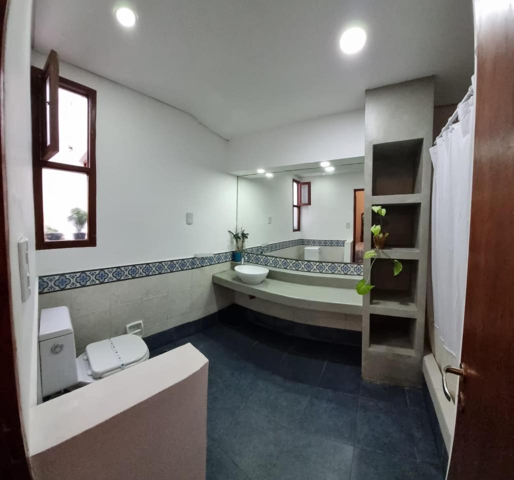 Casa Alvarado Hostel Сальта Номер фото