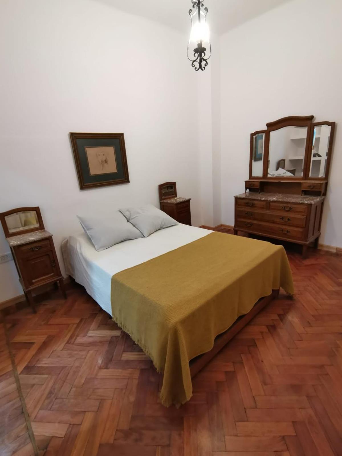 Casa Alvarado Hostel Сальта Номер фото